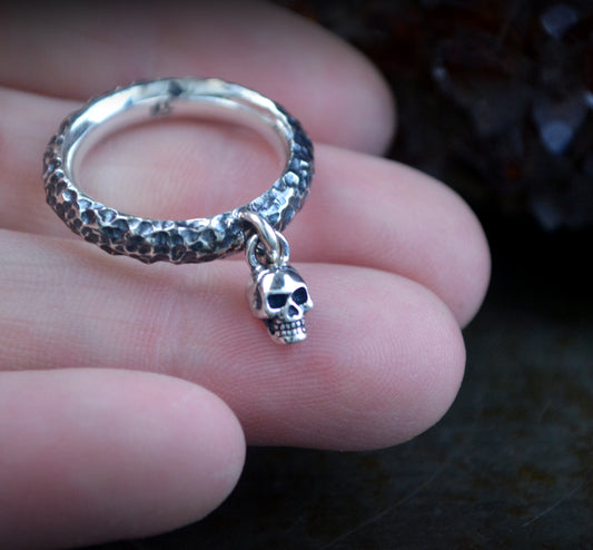 Anillo Calavera Colgante en Plata de Ley – Memento Mori