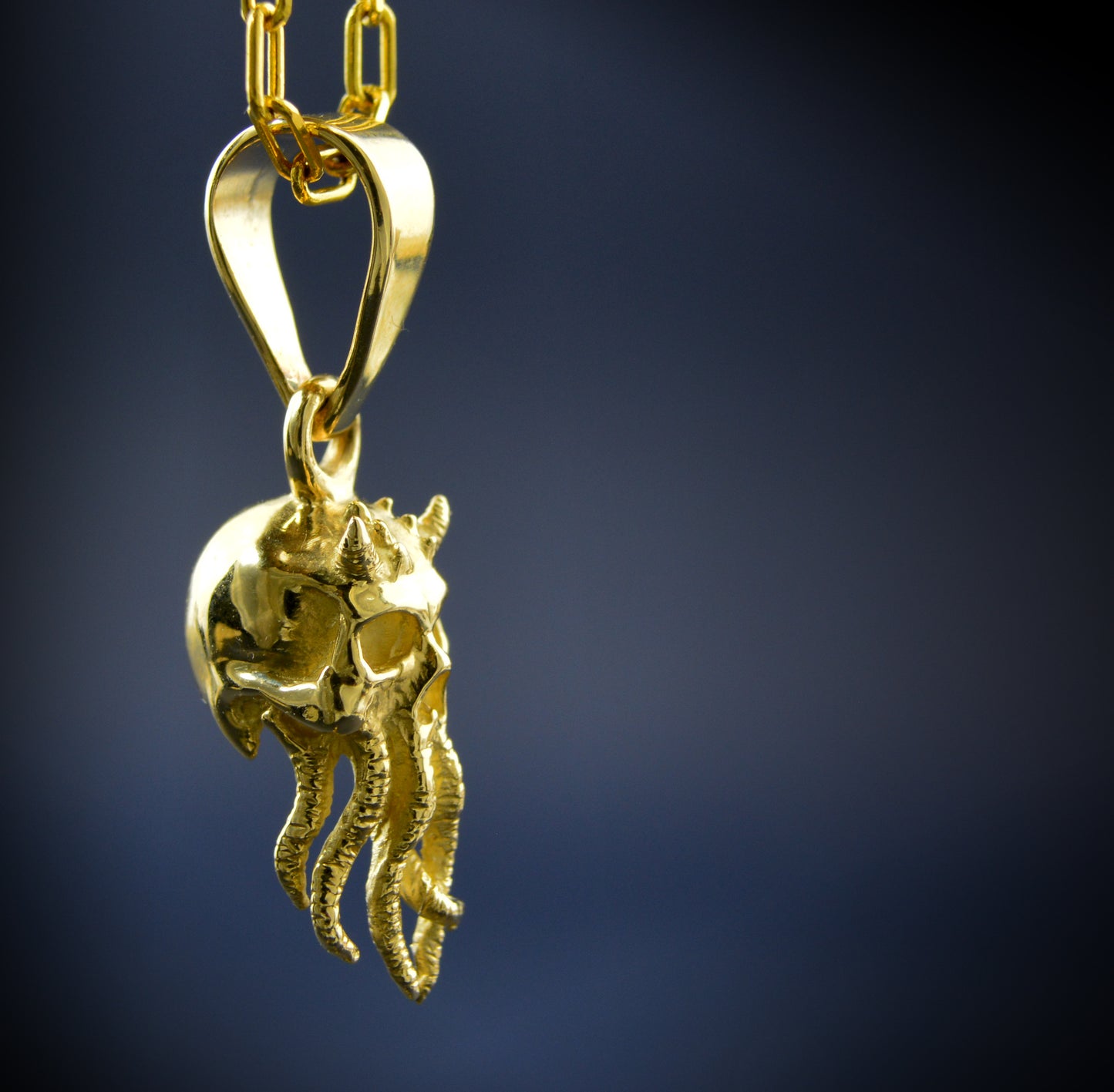 Colgante pequeño de Cthulhu en oro de 10k, 14k y 18k - Calavera con tentáculos - Joyería gótica - Regalo de joyería genial 5 de 5 estrellas