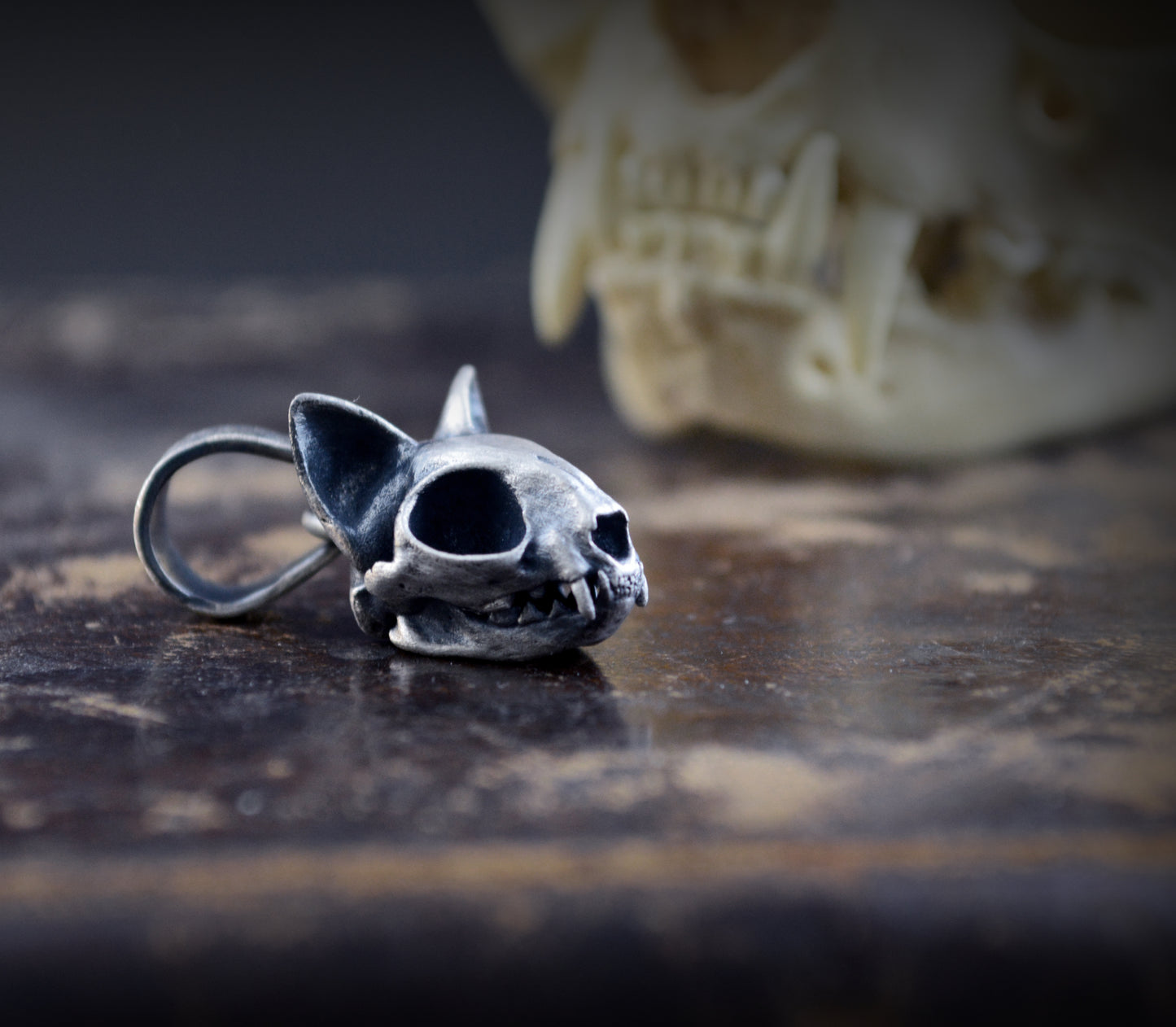Colgante de calavera de gato en plata de ley para amantes de los gatos, joyería realista con calavera felina, regalo hecho a mano - D´Cast