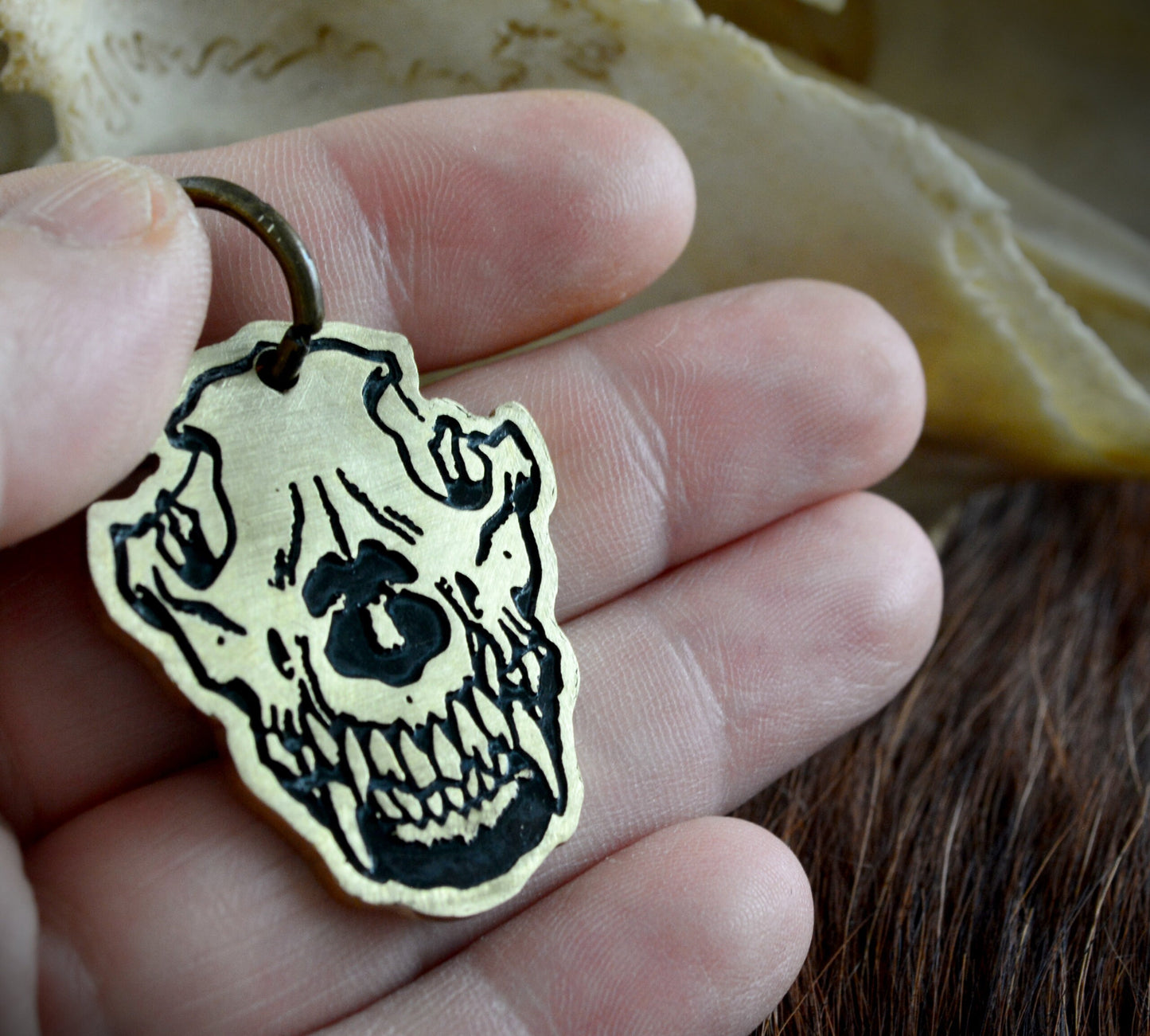 Placa mascota calavera de lobo, Nombre y teléfono grabados