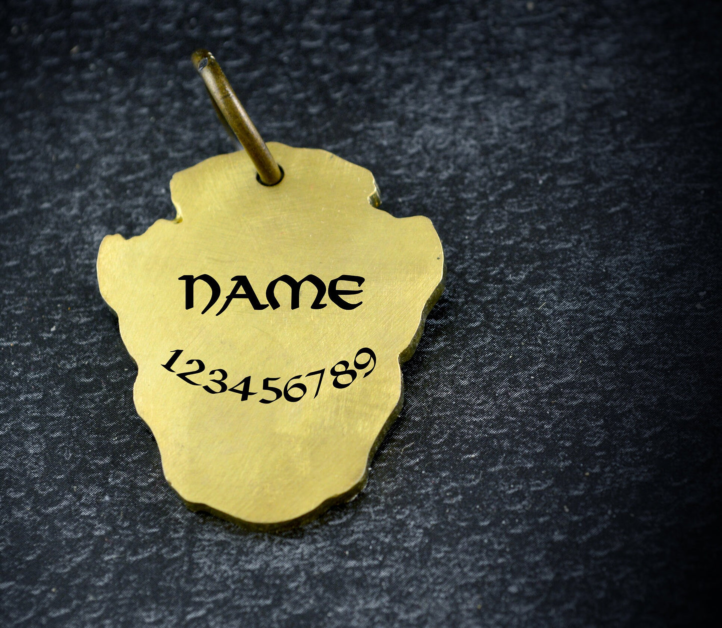 Placa mascota calavera de lobo, Nombre y teléfono grabados