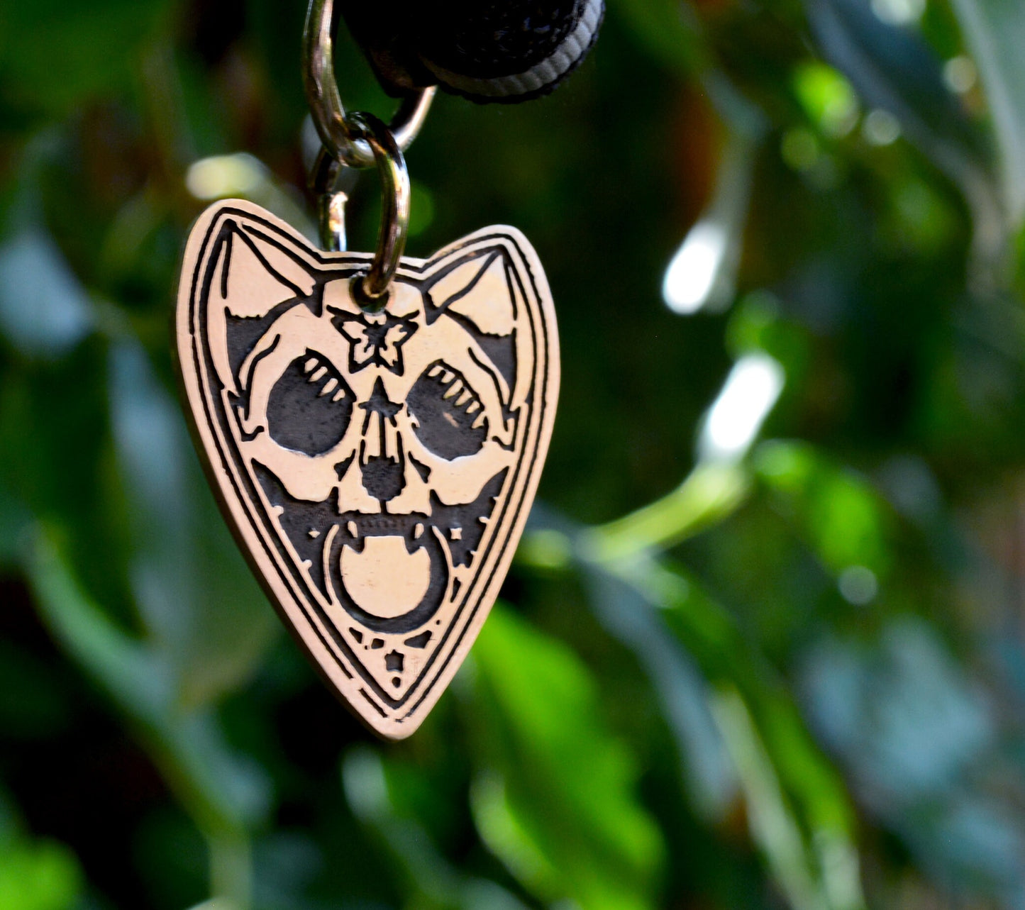 Chapa identificativa gato con forma de Ouija, Chapa personalizada mascota grabada a mano con nombre y teléfonos