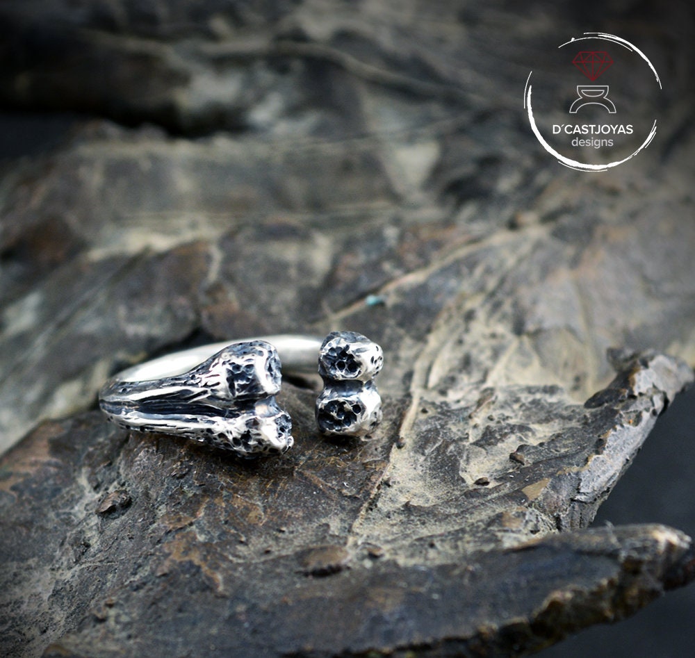 Anillo plata sólida hueso pequeño, Anillo plata ajustable hueso, Anillo plata unisex, Anillo artesanal, Joyería hombre, Joyería Brutalista - D´Cast