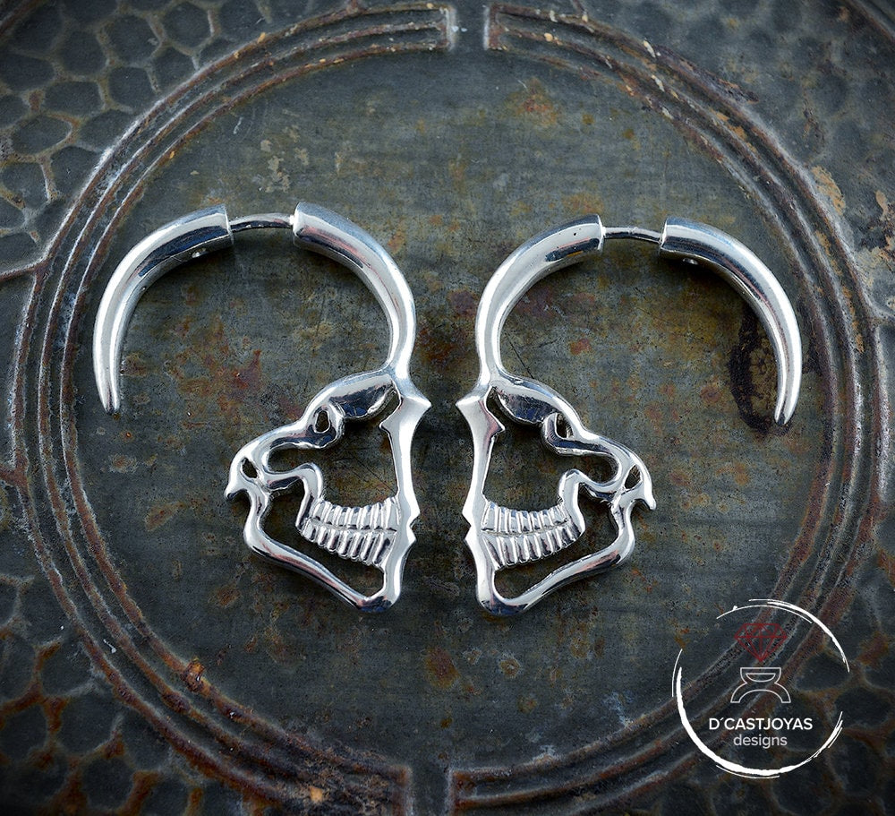 Pendiente de aro grande plata 925, Pendientes aro perfil calavera, Pendiente grande calevara plata, Joyería urbana, Pendiente artesanal,