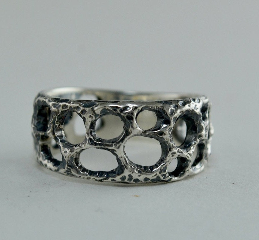 Alianza erosión hecho a mano en plata de ley, Anillo de banda inspirado en los corales - D´Cast