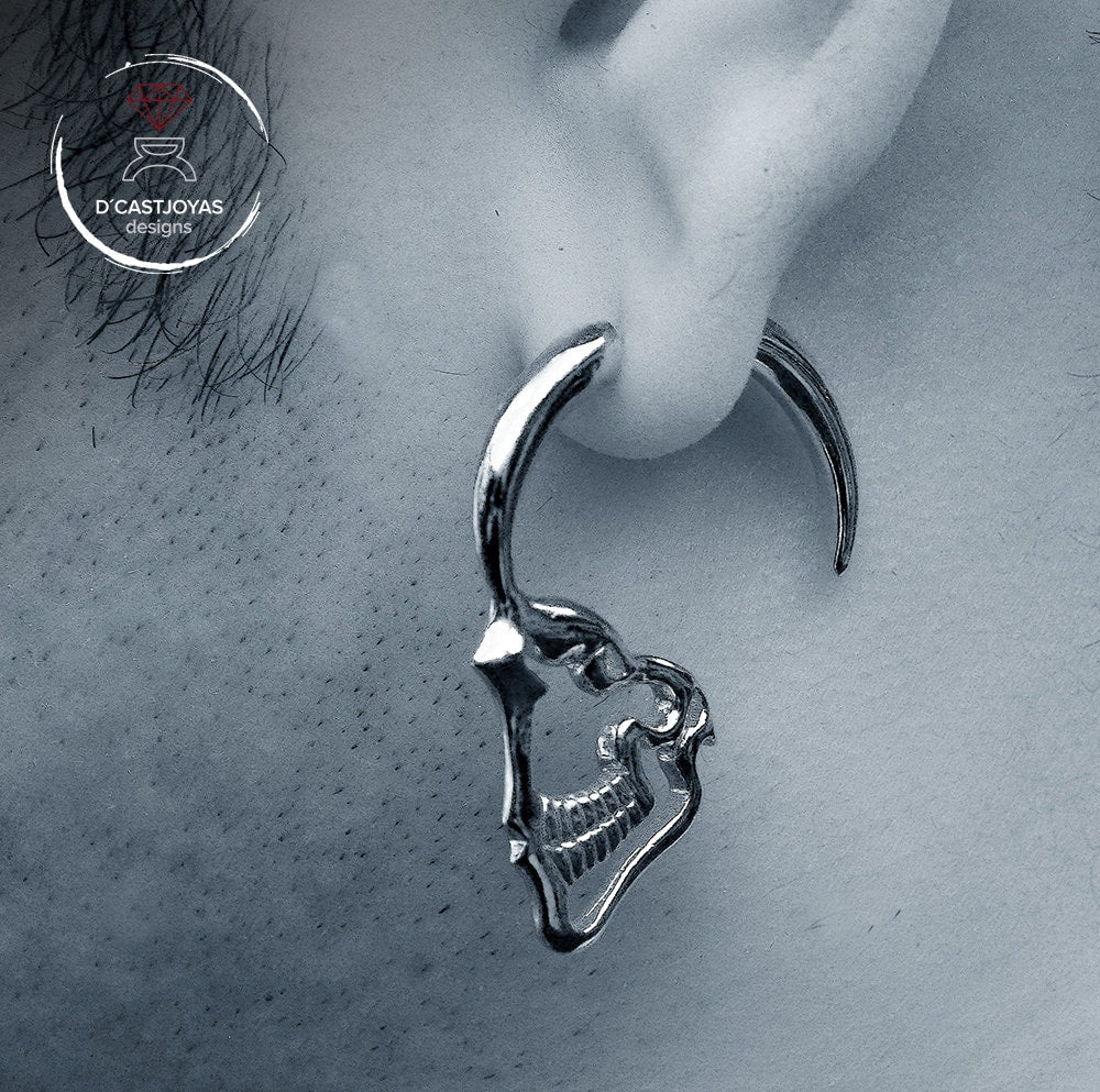 Pendiente de aro grande plata 925, Pendientes aro perfil calavera, Pendiente grande calevara plata, Joyería urbana, Pendiente artesanal,