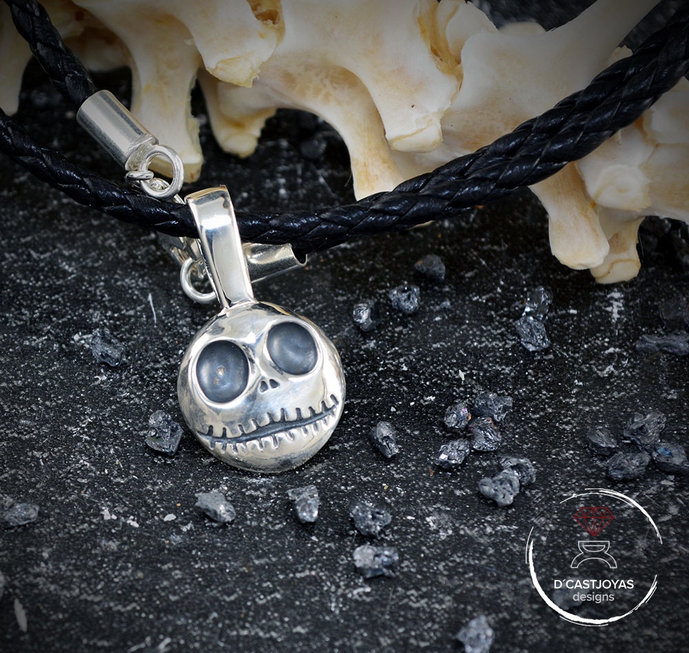 Colgante plata Jack Skellington, Colgante plata calavera, Colgante gótico, Pesadilla después de Navidad