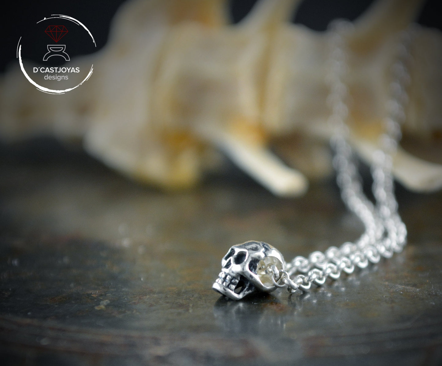 Pequeño colgante de calavera de plata esterlina cadena de plata rolo, Joyas urbanas, Joyas unisex, Novia gótica - D´Cast