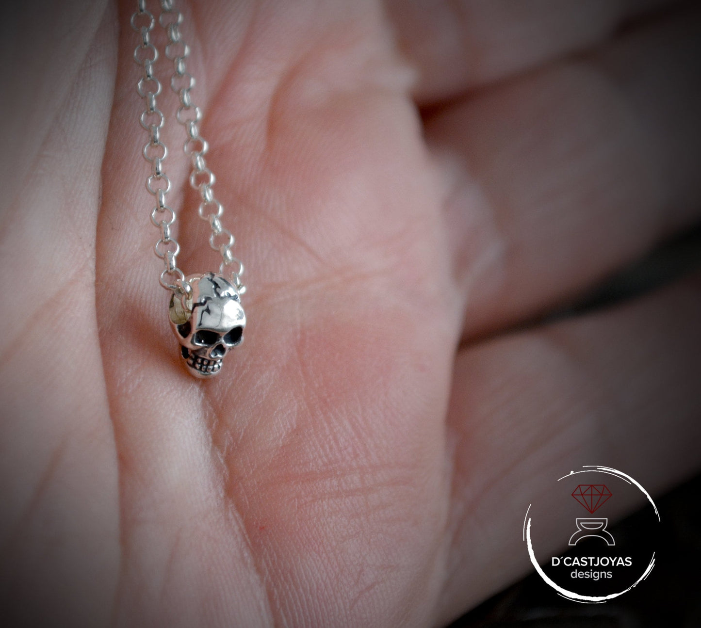 Pequeño colgante de calavera de plata esterlina cadena de plata rolo, Joyas urbanas, Joyas unisex, Novia gótica - D´Cast