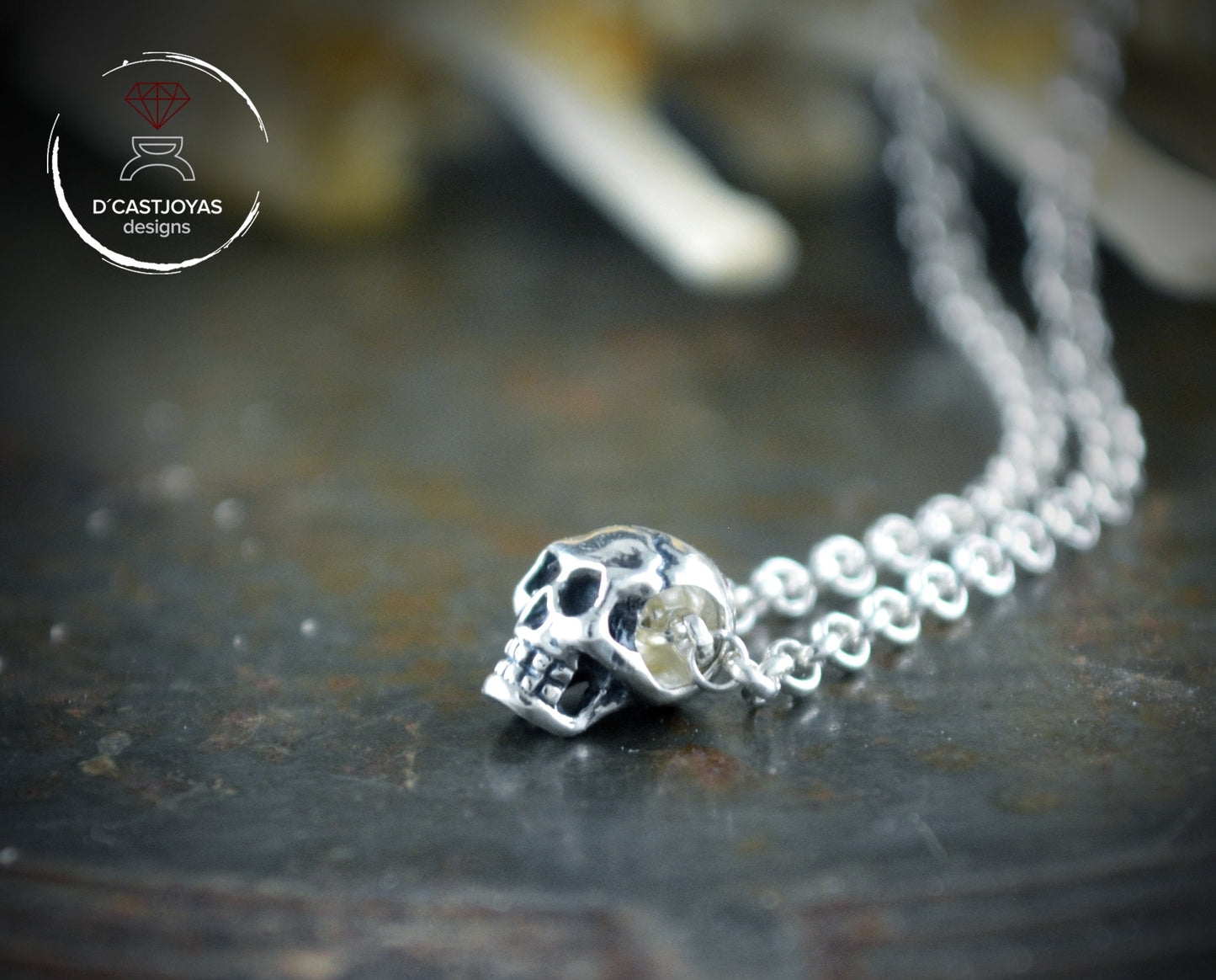 Pequeño colgante de calavera de plata esterlina cadena de plata rolo, Joyas urbanas, Joyas unisex, Novia gótica - D´Cast