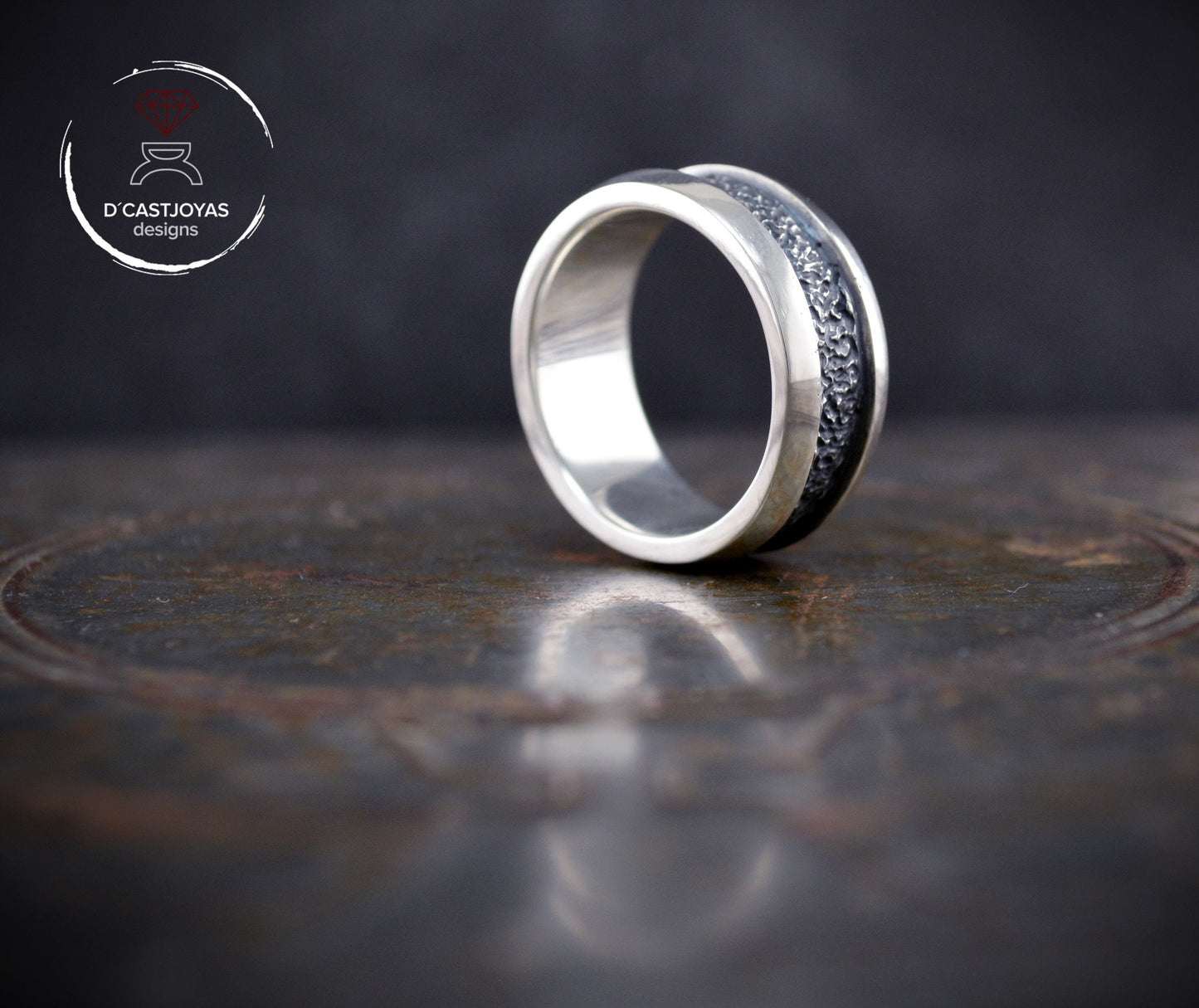 Anillo rústico plata 925 con texturas martilladas, Anillo boda hombre, Joyería contemporánea, Anillo estilo urbano, Anillo artesanal - D´Cast