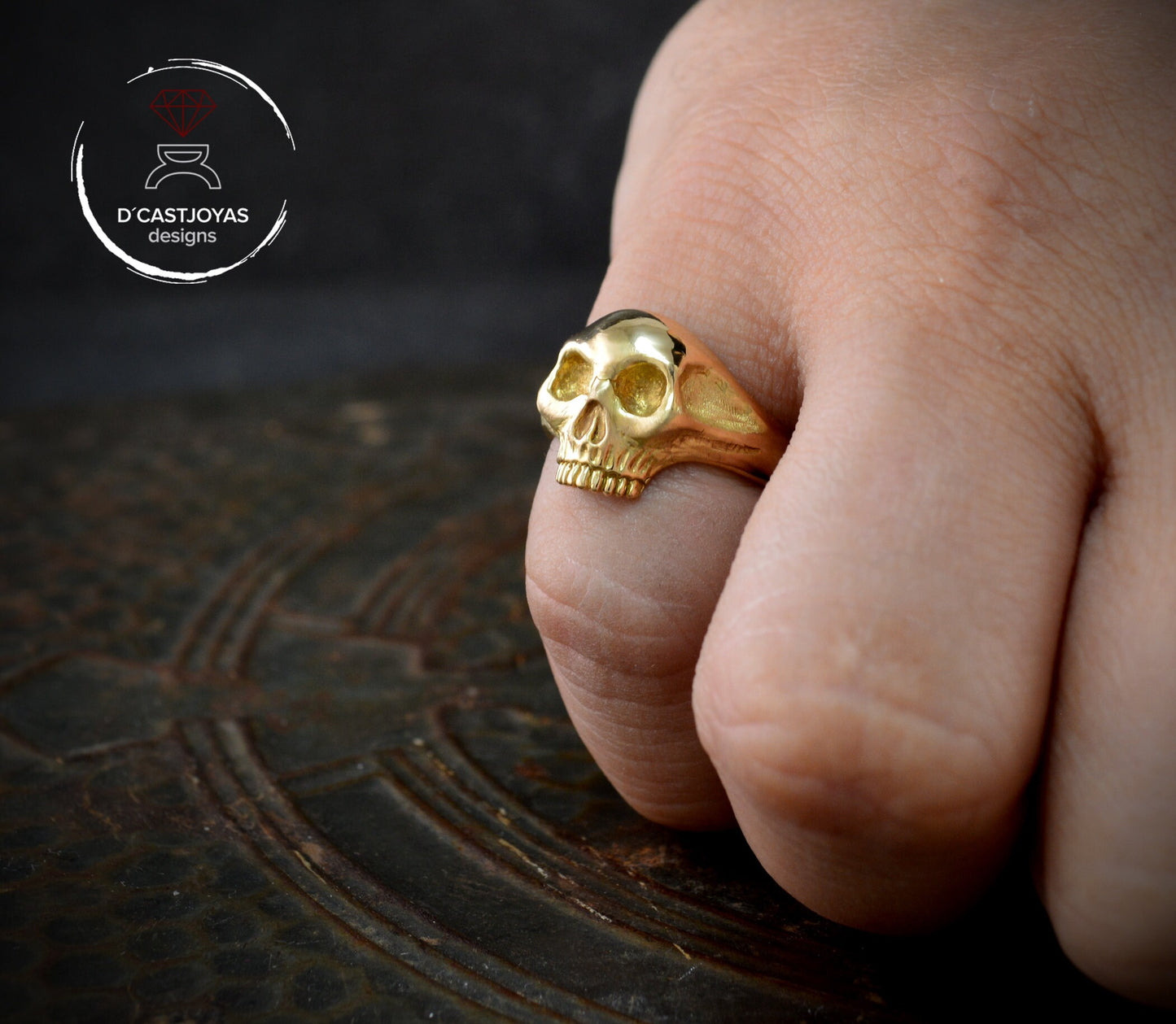 Anillo calavera momia oro