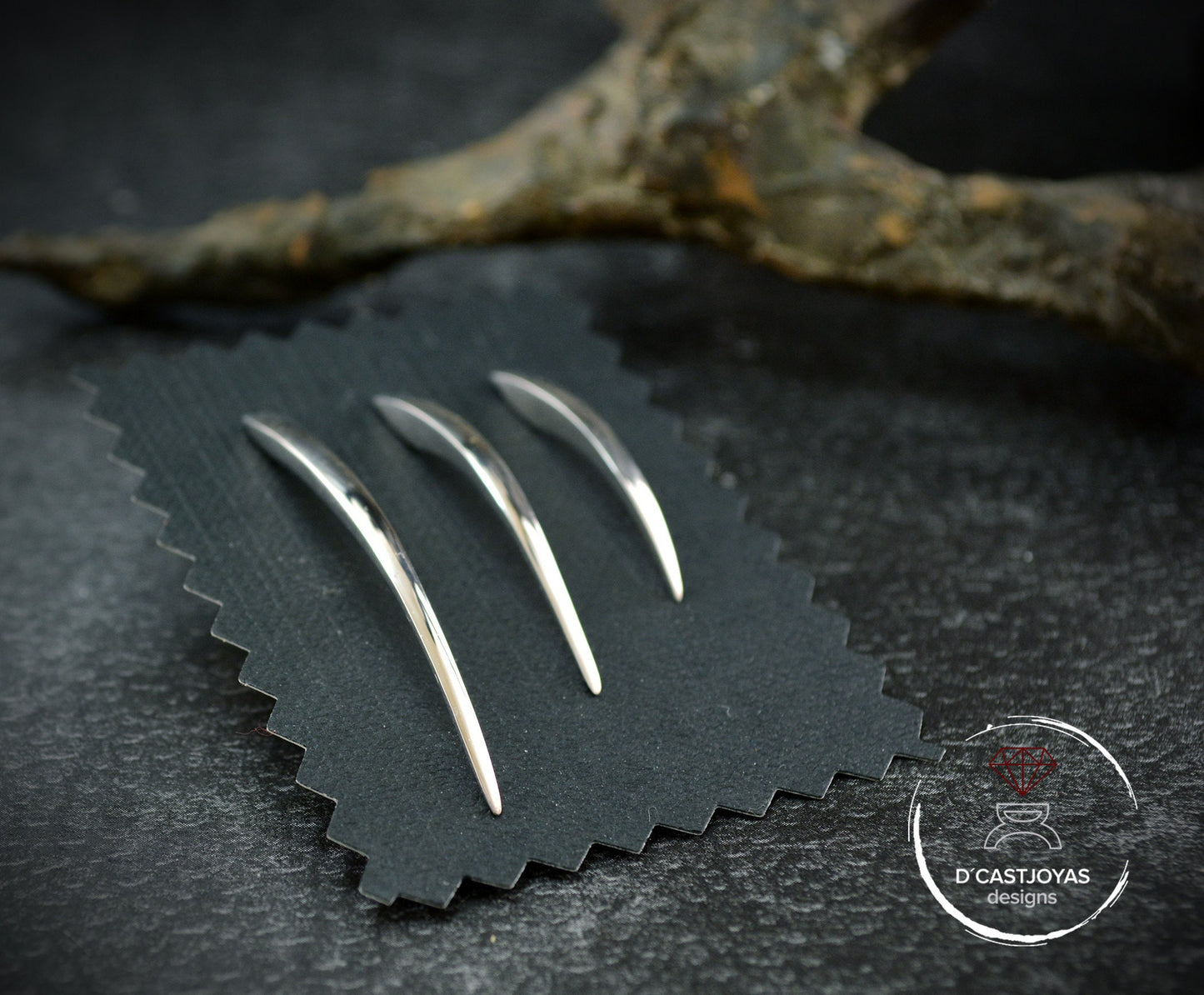 Conjunto de tres pendientes plata colmillos de serpiente, Pendientes largos de aguja, Joyería minimalista, Joyería contemporánea - D´Cast
