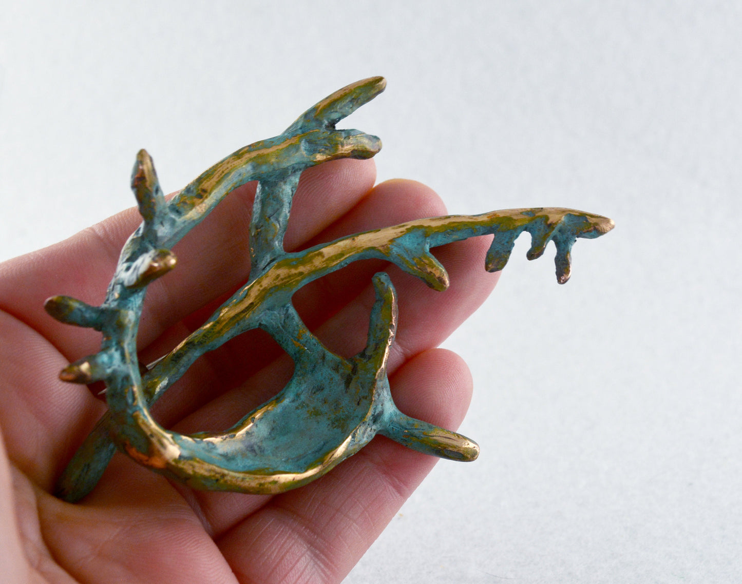 Broche artístico de bronce, Joyería contemporánea, Broche artesanal