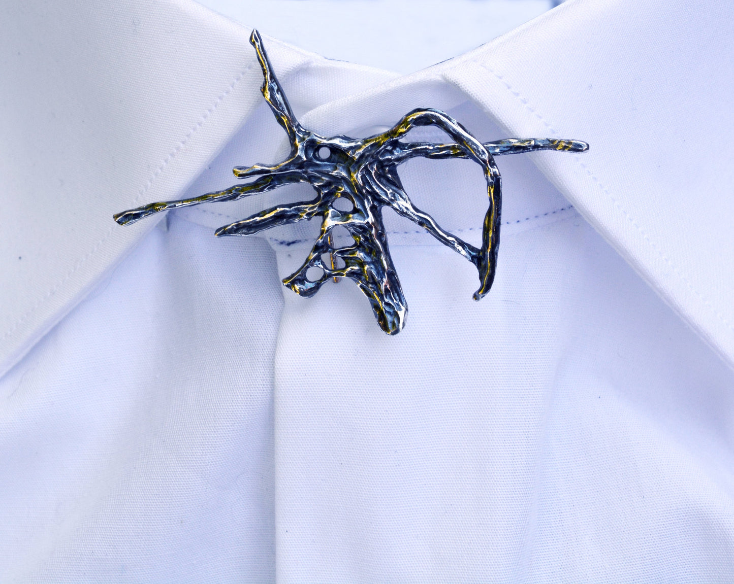 Broche plata Corazón, Broche artístico, Joyería de la naturaleza, Joyería contemporánea, Broche artesanal, Joyería urbana, Joyería unisex - D´Cast