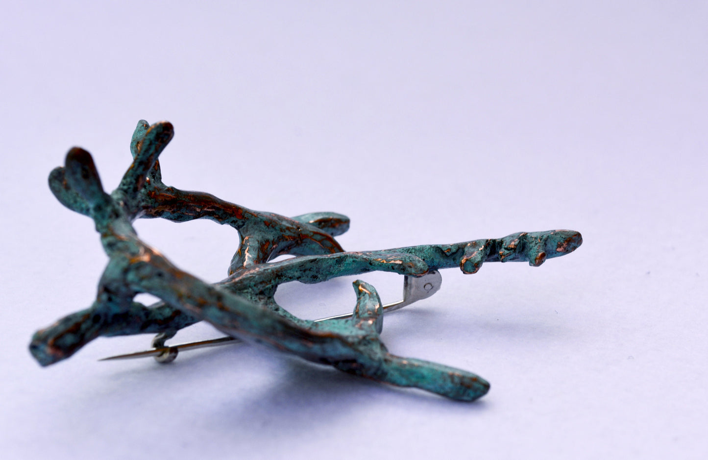 Broche artístico de bronce, Joyería contemporánea, Broche artesanal