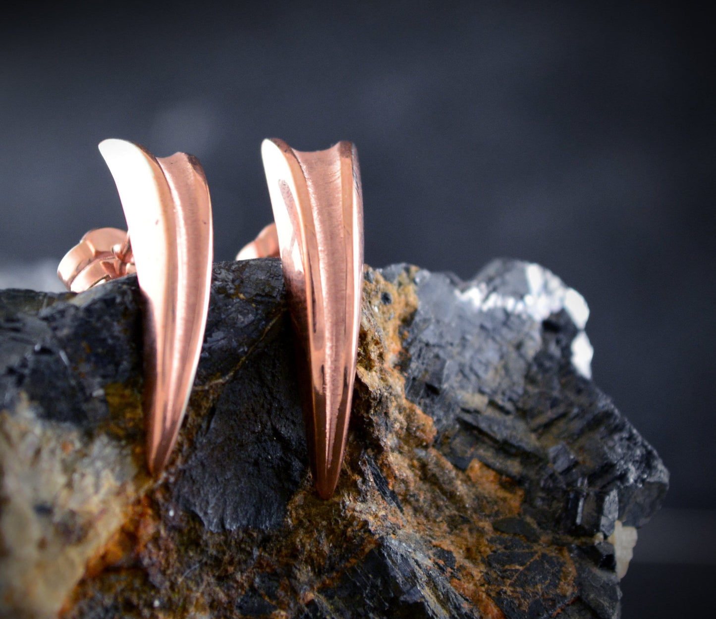 Pendientes colmillo de plata con baño de oro rosa, Pendiente plata garra