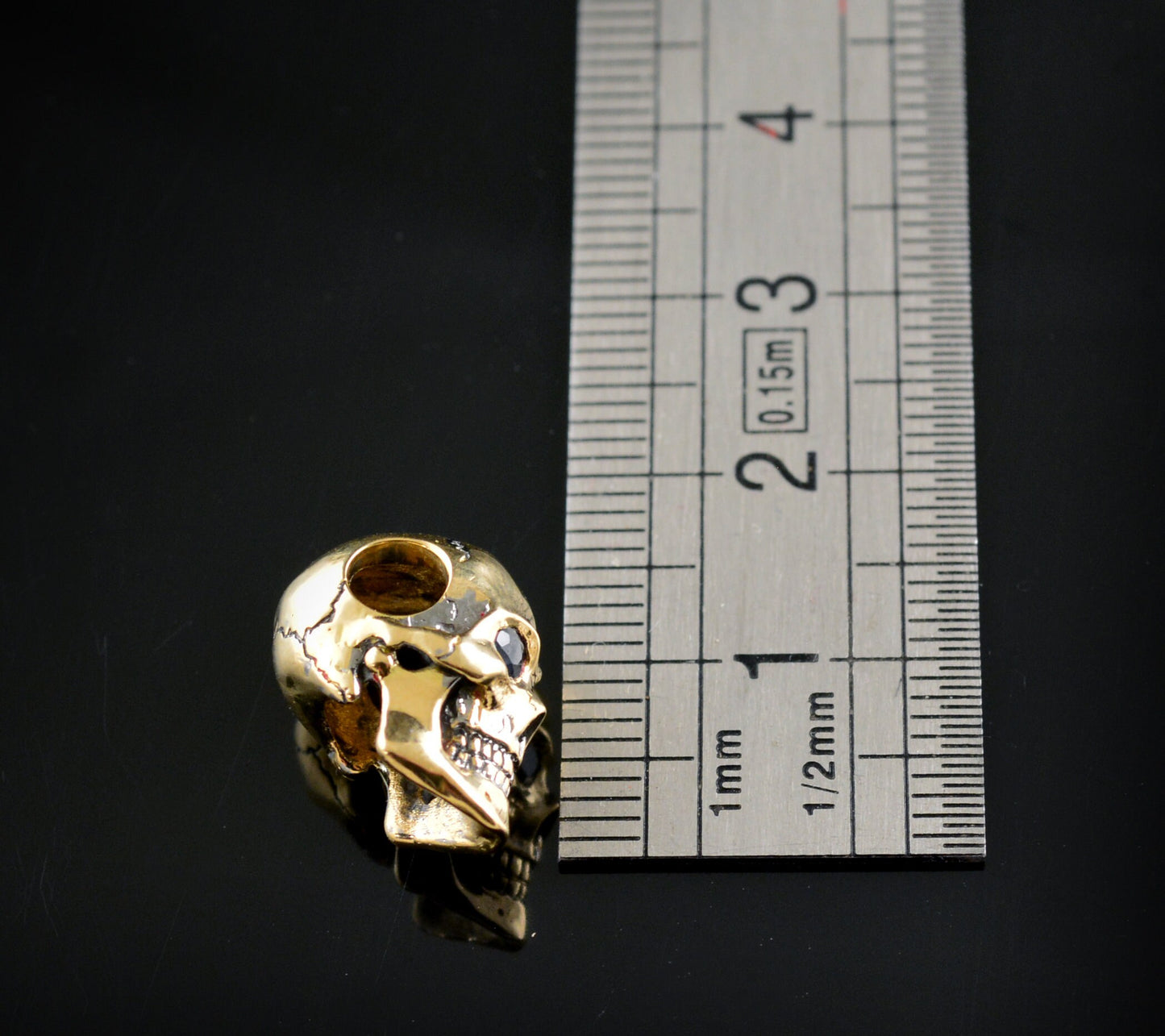 Colgante cráneo humano en oro, Calavera hecha a mano en oro de 14k y 18k - D´Cast