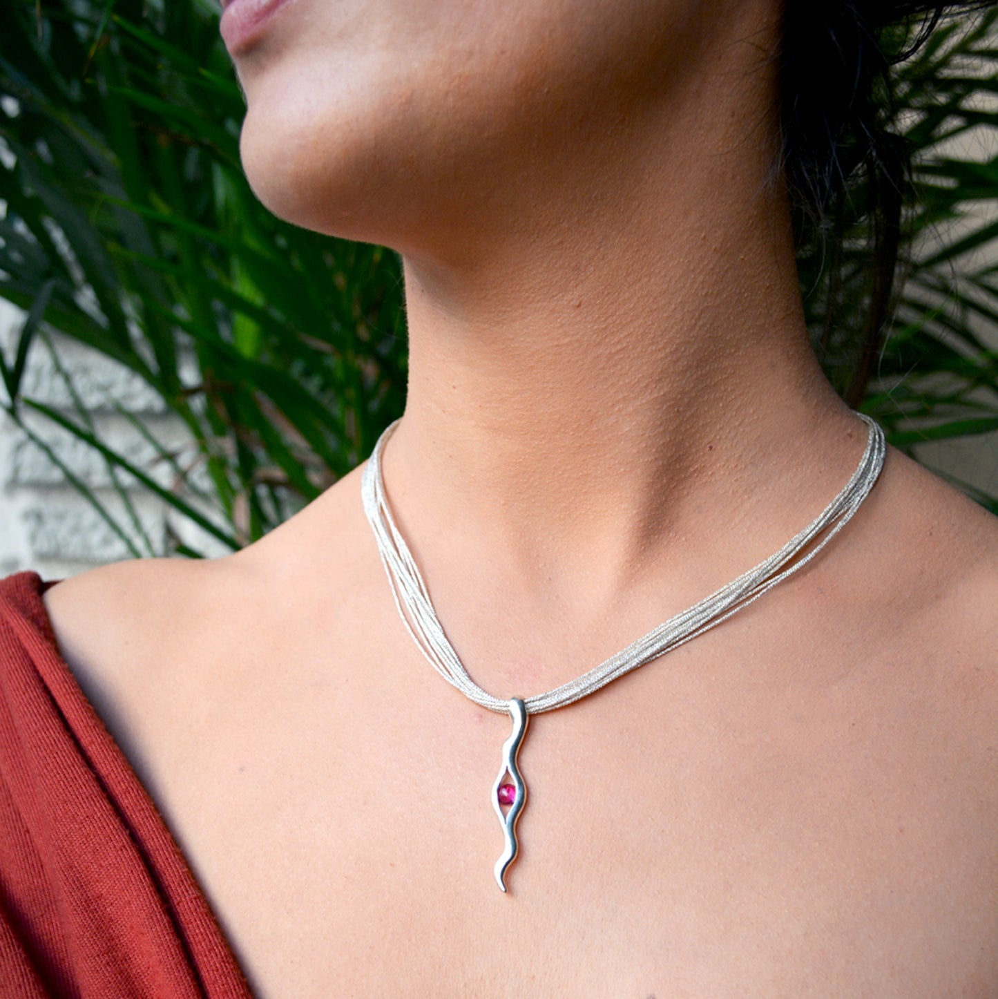 Colgante plata de El ojo de la suerte con piedra, Joyería contemporánea - D´Cast