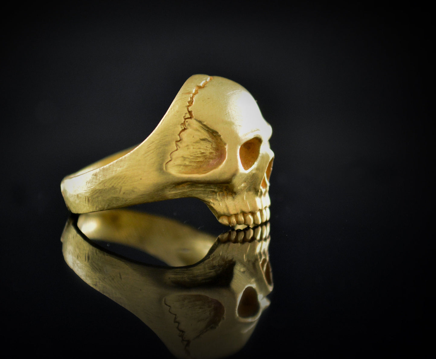 Anillo calavera oro sin mandíbula, Anillo Memento mori