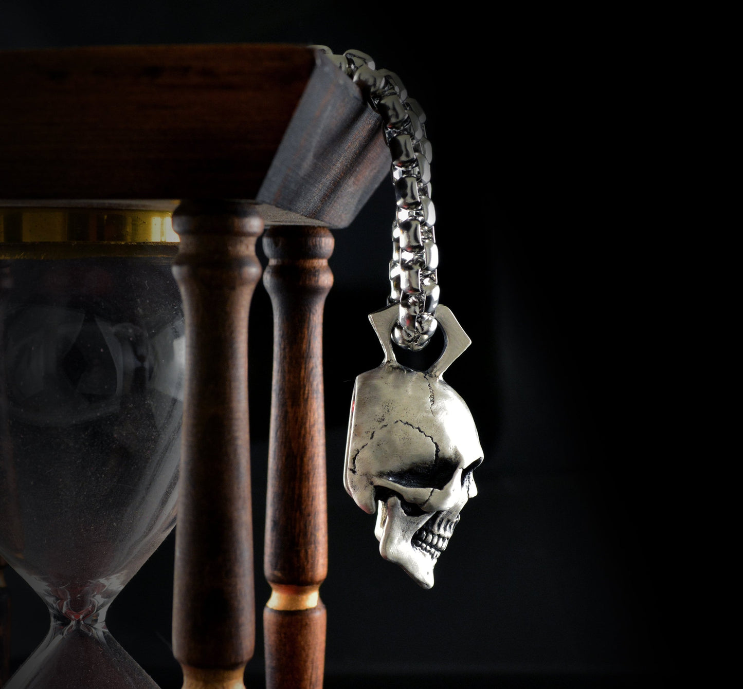 Gran colgante calavera humana hecha a mano en plata de ley, Memento mori, Colgante motero - D´Cast