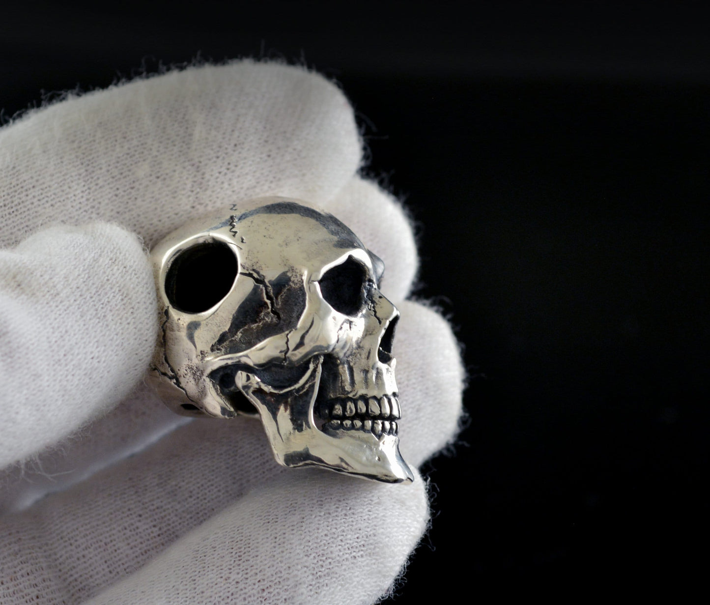 Gran colgante calavera humana hecha a mano en plata de ley, Memento mori, Colgante motero - D´Cast