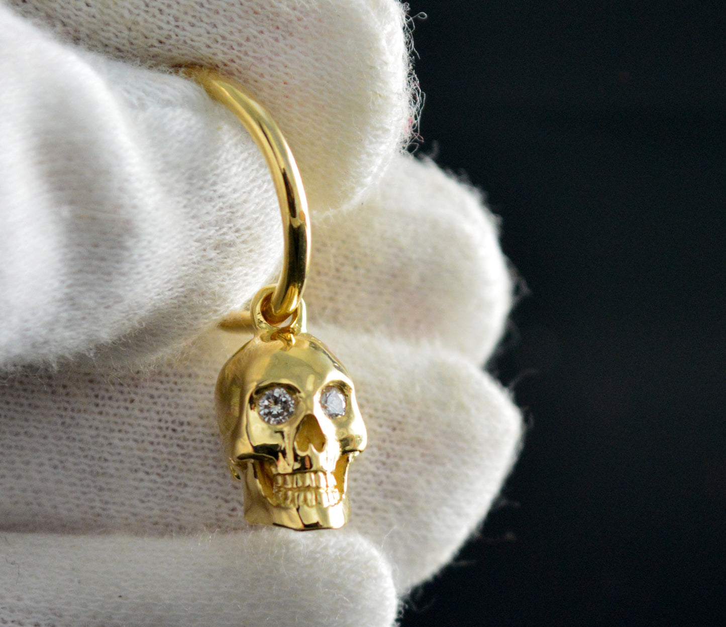 Aros con calavera de oro, Pendientes hechos a mano en oro 10k, 14k y 18k - D´Cast