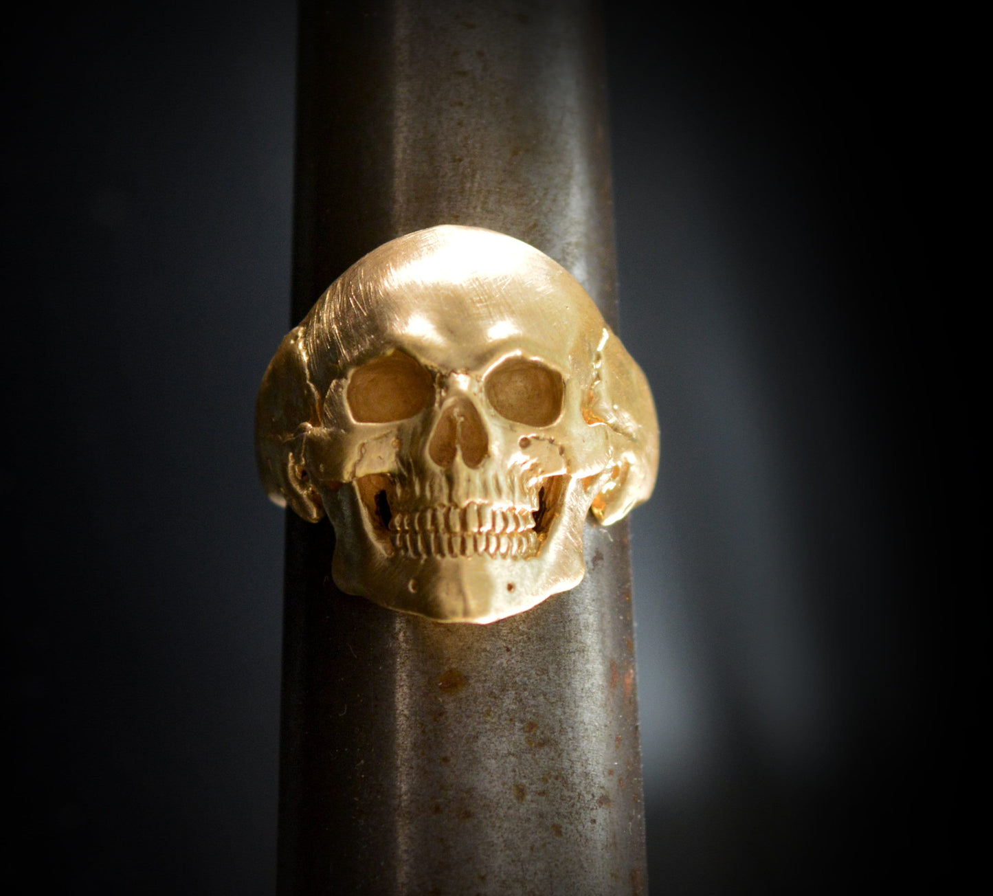 anillo calavera humana de oro, anillo Calavera hecha amano en oro 10k, 14k o 18k, Anillo memento mori - D´Cast