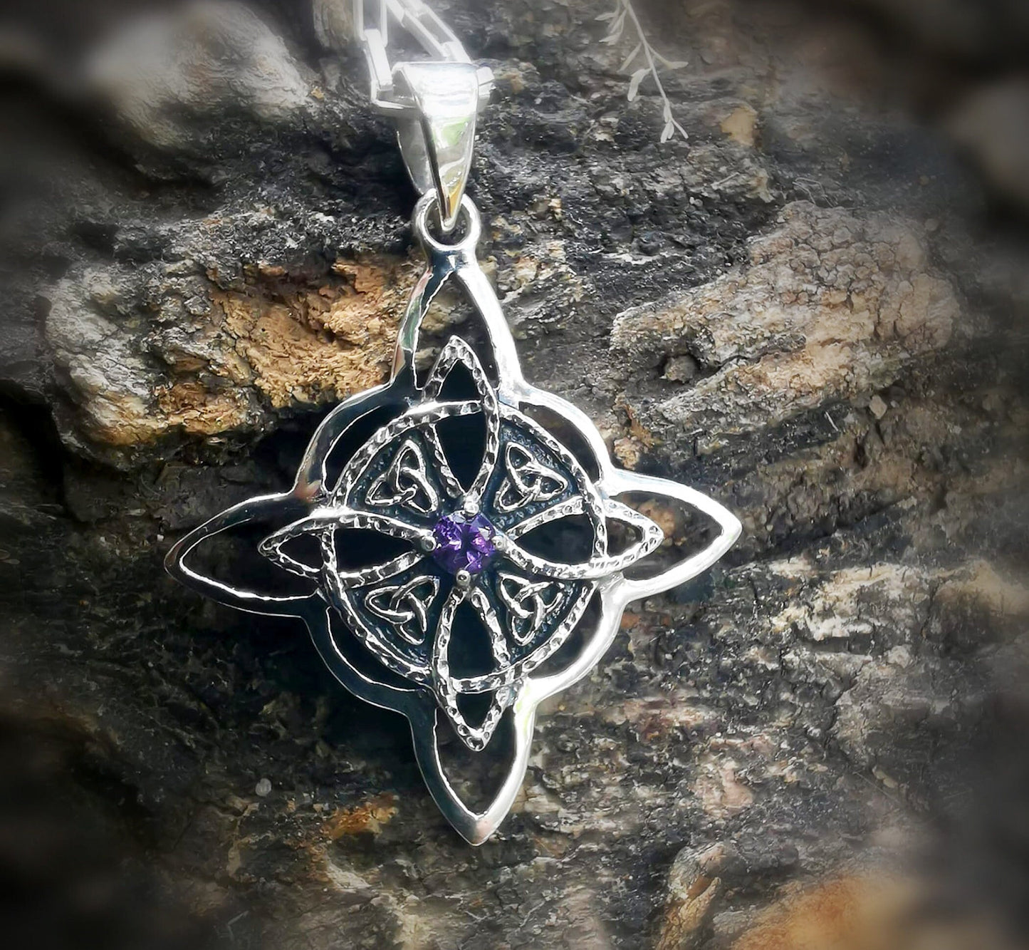 Massiver Hexenknoten-Anhänger aus Sterlingsilber mit Naturstein, handgefertigter Anhänger, schützende Halskette, Silberanhänger mit Amethyst