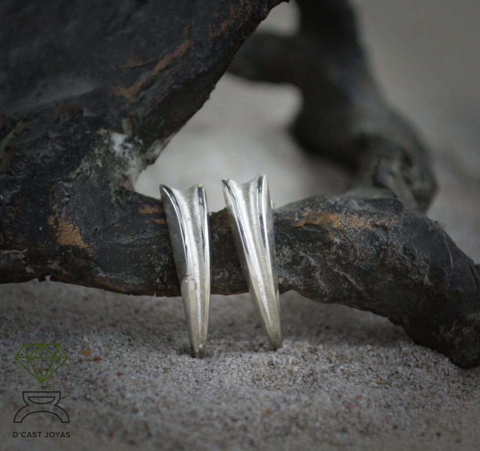 Pendiente plata colmillo, Pendiente plata garra, Pendiente largo, Joyería punk, Joyería gótica, Pendiente hecho a mano - D´Cast