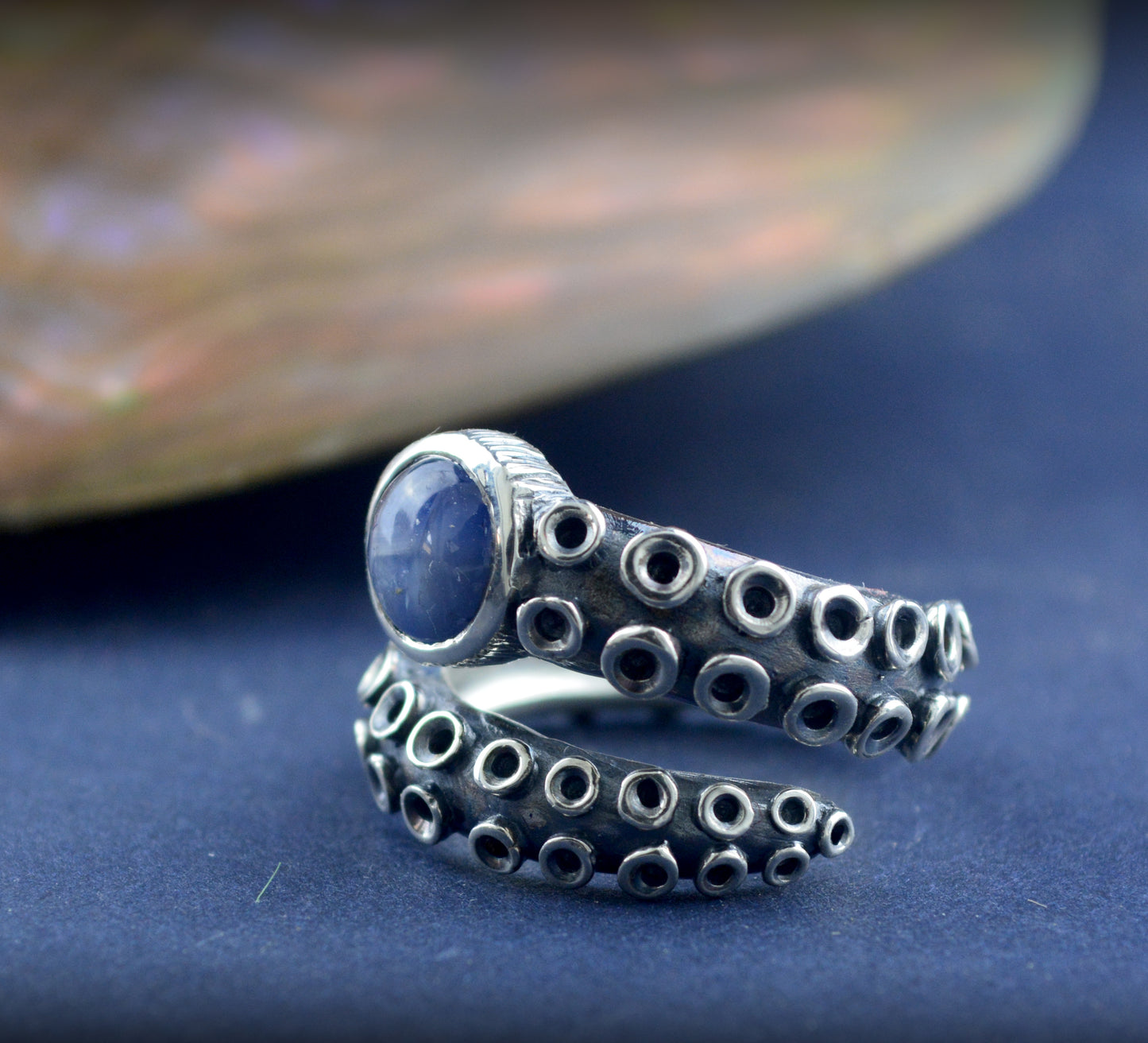 Anillo plata 925 tentáculo pulpo con zafiro estrella, Pieza unica hecha a mano, Joyería del mar