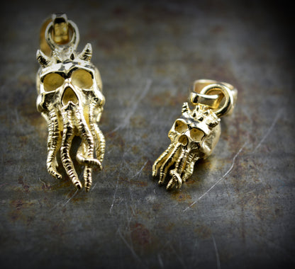 Colgante calavera Cthulhu diminuto hecho a mano en oro