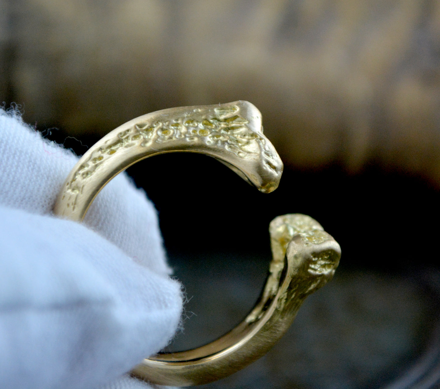 Reservado para J. M., anillo hueso grande personalizado en oro amarillo solido de 18k- ULTMO PAGO - D´Cast