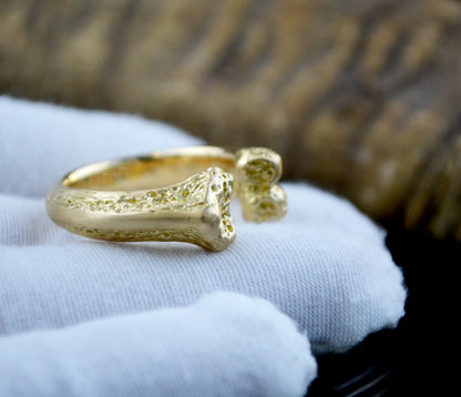 Reservado para J. M., anillo hueso grande personalizado en oro amarillo solido de 18k- ULTMO PAGO - D´Cast