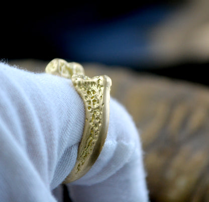 Reservado para J. M., anillo hueso grande personalizado en oro amarillo solido de 18k- ULTMO PAGO - D´Cast