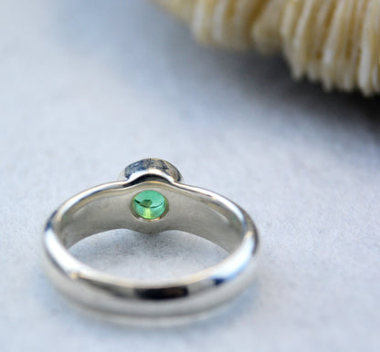 Halo – Anillo de plata con gema engastada