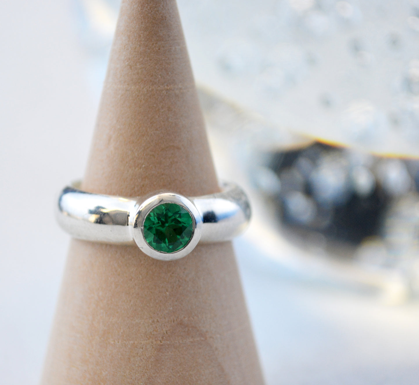 Halo – Anillo de plata con gema engastada