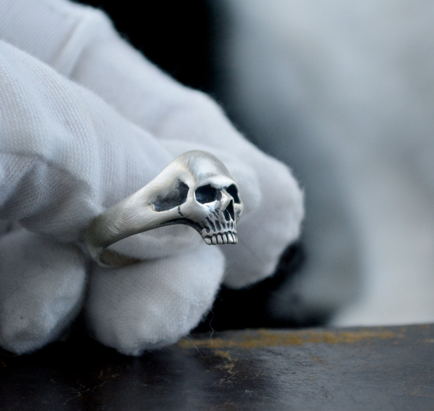 ACalavera Silente — Anillo de Calavera en Plata Maciza Hecho a Mano