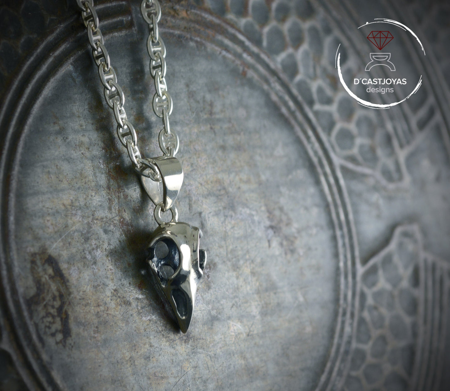 Colgante vikingo pequeño plata 925 de cráneo cuervo