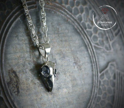 Colgante vikingo pequeño plata 925 de cráneo cuervo