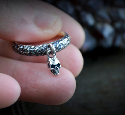 Anillo Calavera Colgante en Plata de Ley – Memento Mori