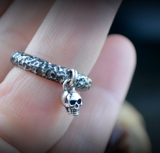 Anillo Calavera Colgante en Plata de Ley – Memento Mori