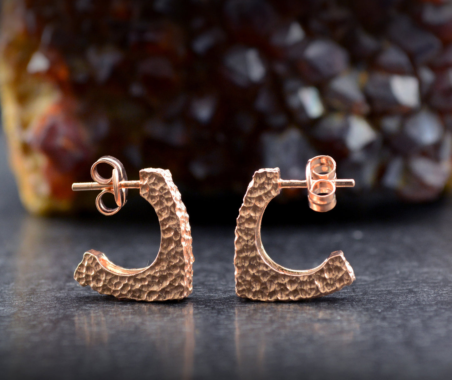 Aros de Plata de Ley, Hechos a Mano con Diseño Rústico Cuadrado y Martillado para Él y para Ella