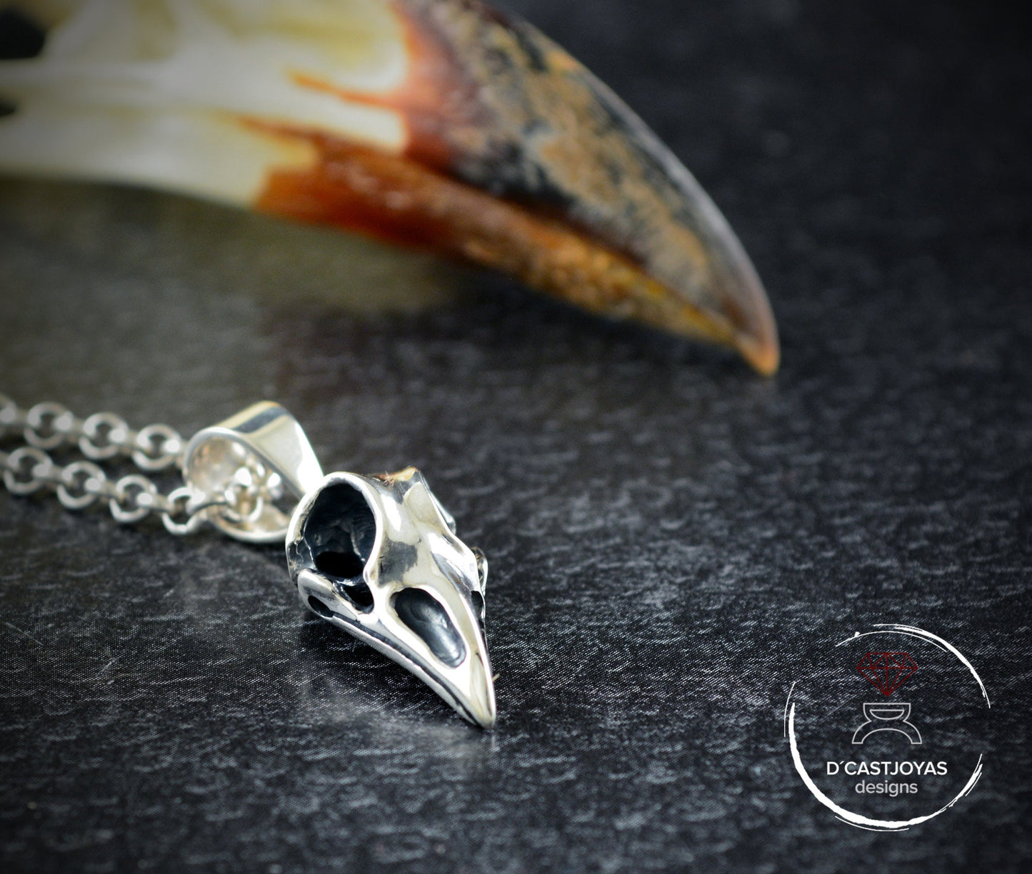 Colgante vikingo pequeño plata 925 de cráneo cuervo