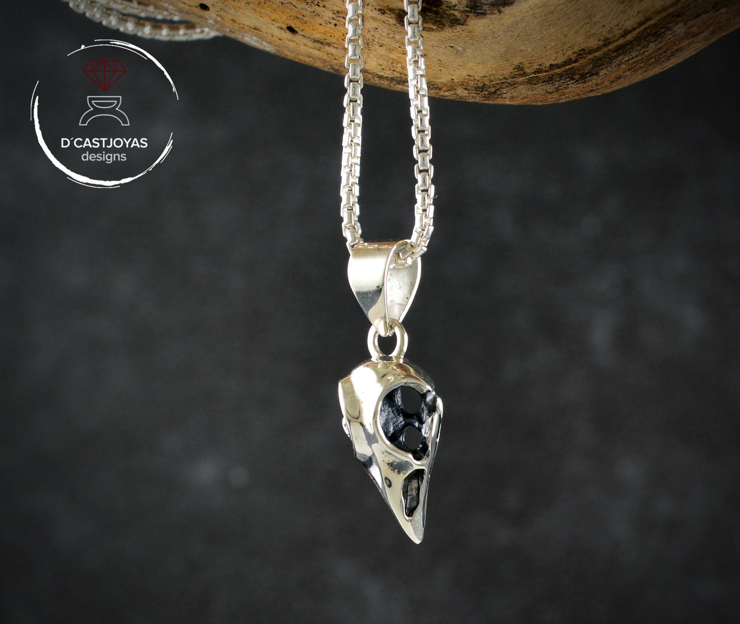 Colgante vikingo pequeño plata 925 de cráneo cuervo