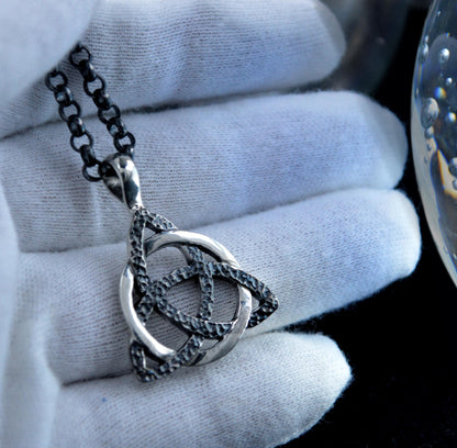 Colgante Triketa celta vikingo en plata de ley 925 | Amuleto artesanal de protección unisex