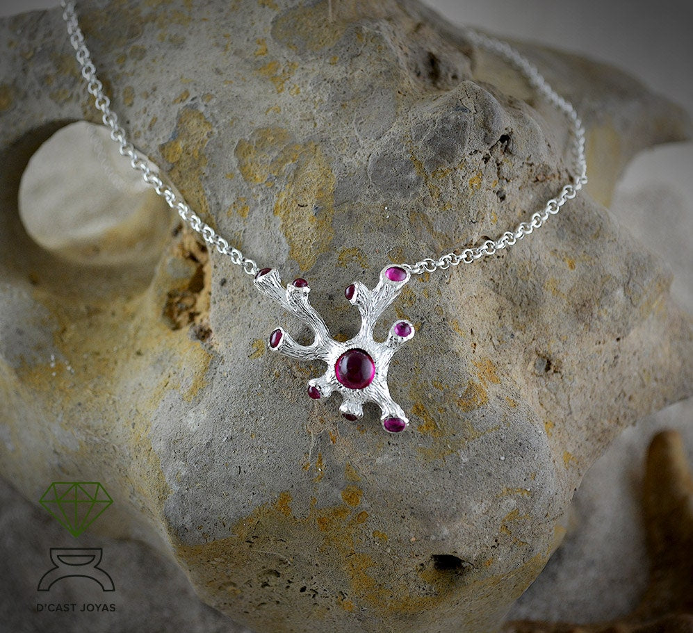 Gargantilla coral con gemas engastadas, Joyeria del mar