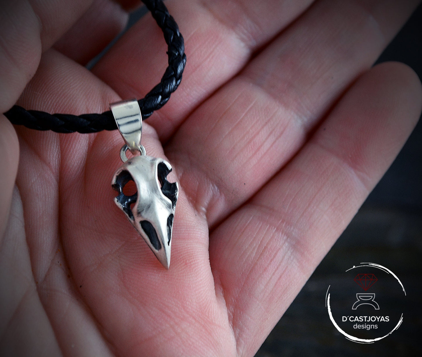 Colgante vikingo pequeño plata 925 de cráneo cuervo