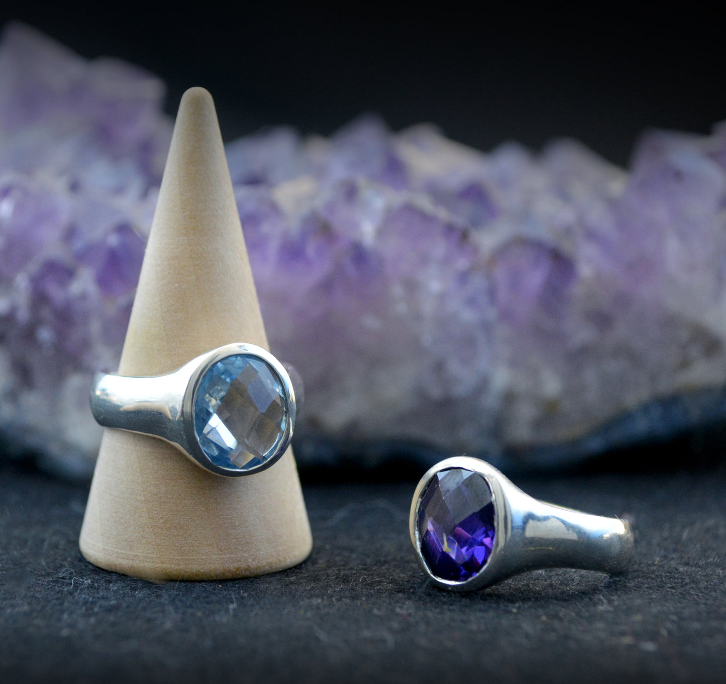 Prisma – Anillo de plata con piedra talla damero