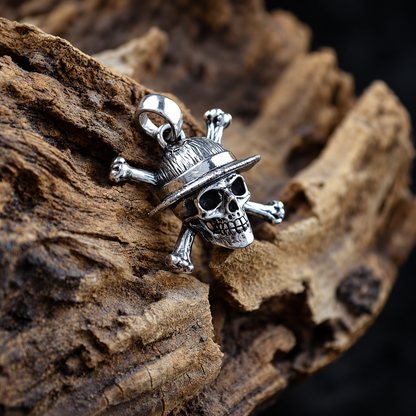 Colgante calavera con sombrero en plata · Vida Pirata